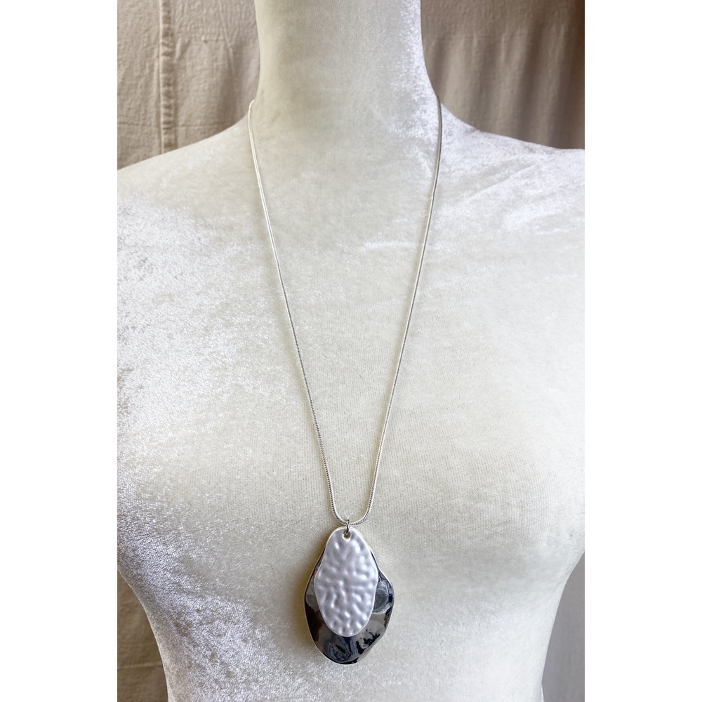 Meraki Accessories NWT Organic shape textured pendant snake chain necklace